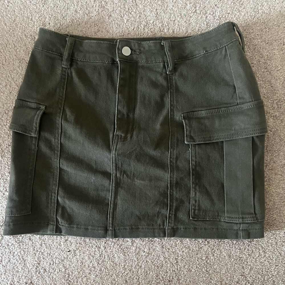 Army green/Khaki cargo skirt with pockets